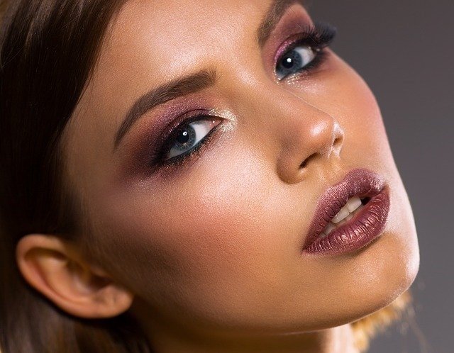 Read more about the article How to Create the Effect of Smoky Eyes