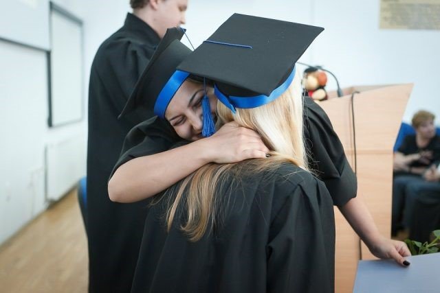 Read more about the article Hairstyles For Graduation – 10 Examples you’ll like