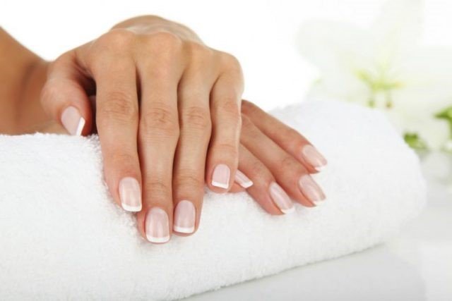 Read more about the article How to Remove Nail Polish