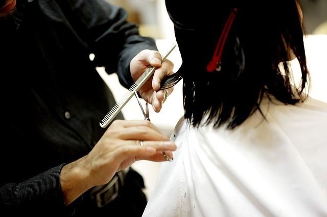 Read more about the article How to Cut Hair At Home