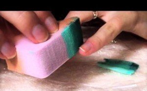 Read more about the article How to Make a Gradient in the Nails