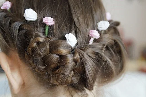 Read more about the article Wedding Hairstyles – 10 Examples You’ll Like